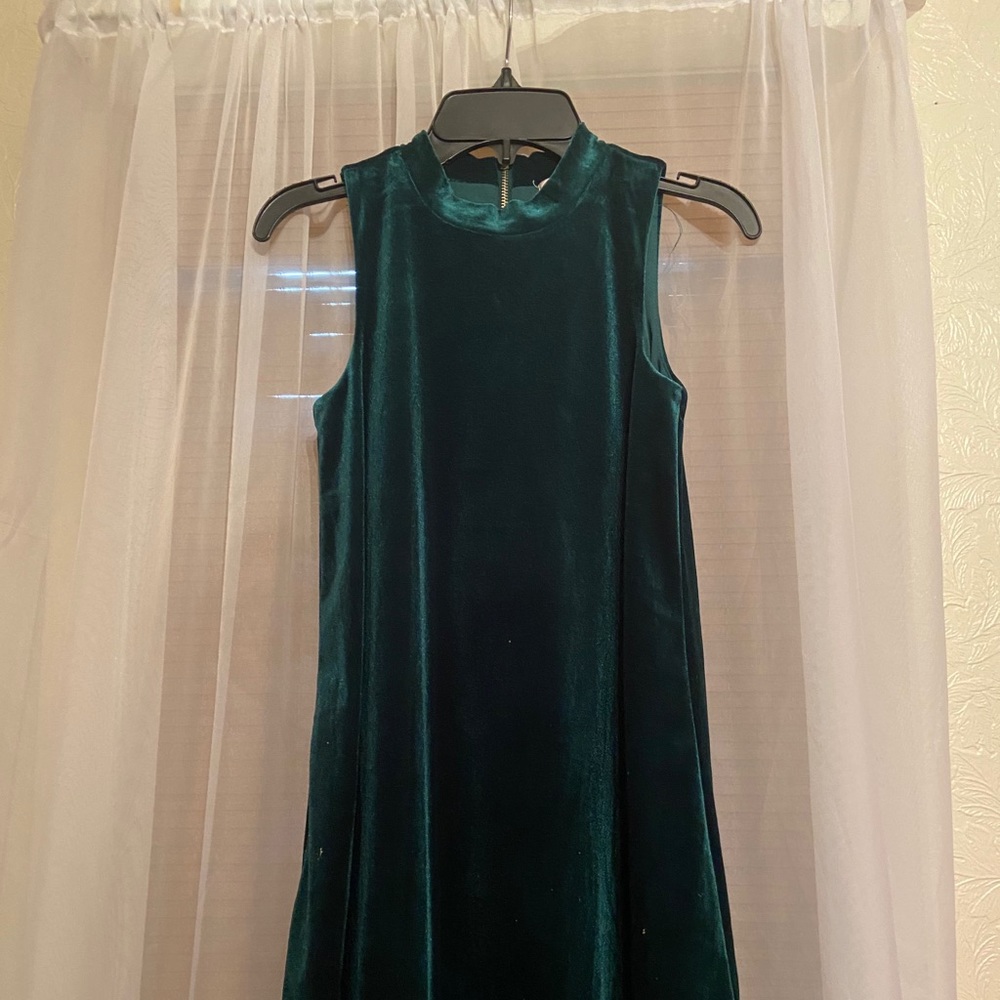 Green velvet dress - never worn!